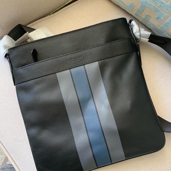 New Coach CHARLES CROSSBODY IN VARSITY LEATHER - Picture 2 of 7